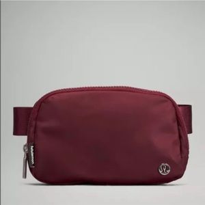 Lululemon everywhere belt bag merlot